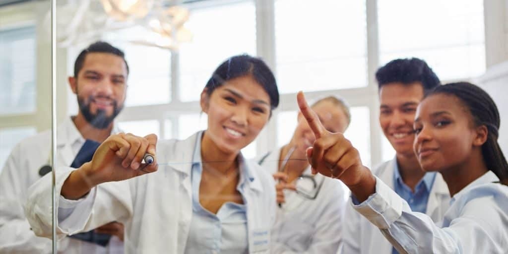 b2ap3_large_12-lm-1024x512 Top 5 universities offering Lab Medicine in Australia | AECC